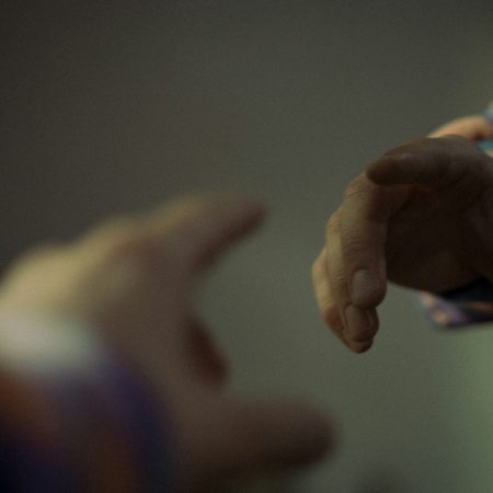 Μέχρι να μάθεις ότι η καρδιά γεμίζει δίνοντας, θα είσαι πάντα άδειος