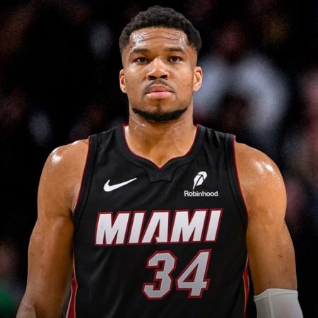 NBA: Ο Γιάννης Αντετοκούνμπο πάει στους Χιτ στο μεγαλύτερο trade της χρονιάς