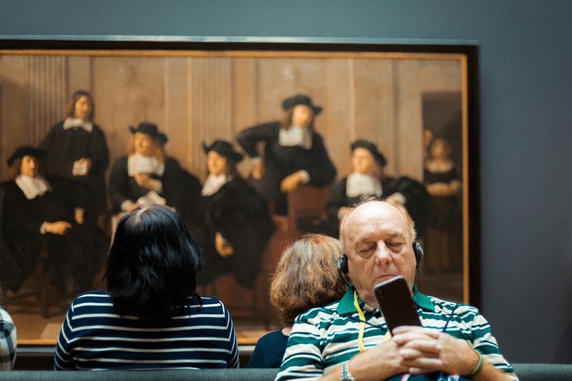 Τι είναι το museum fatigue και γιατί η τέχνη μας εξαντλεί;