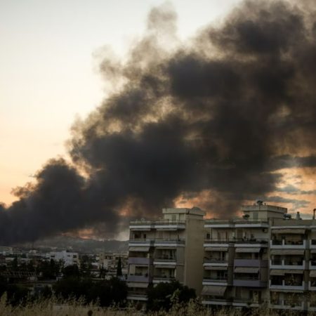 Podcast | Πώς είναι να βλέπεις τη φωτιά να απέχει μόλις ένα χιλιόμετρο από το σπίτι σου;
