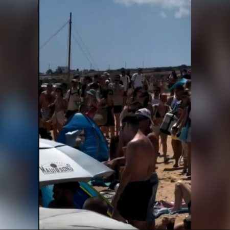 H Ιταλίδα στα Κουφονήσια δε χωράει -κυριολεκτικά- ούτε άλλον έναν άνθρωπο