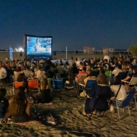 Τι κάνεις απόψε; Πάμε Κατερίνη για θερινό σινεμά στην άμμο υπό τον ήχο των κυμάτων