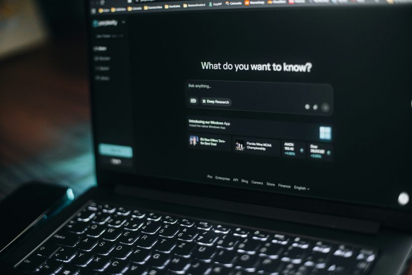 Η Apple κατηγορεί την OpenAI για κλοπή μυστικών κι απόρρητων στοιχείων