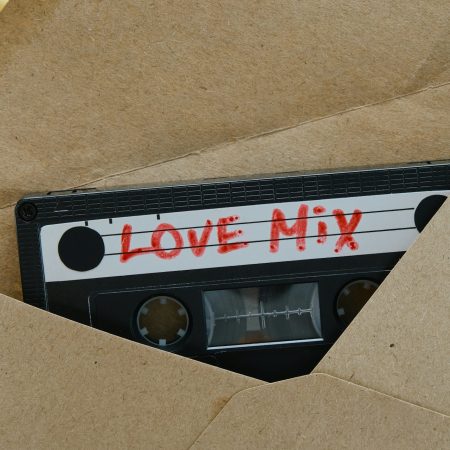 Δεν είναι καλοκαίρι αν δεν έχεις την τέλεια playlist για κάθε περίσταση