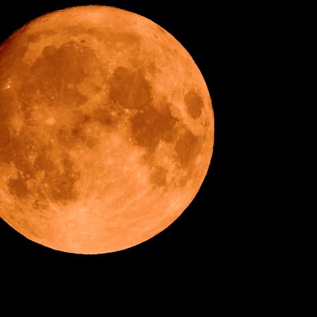 Τα 4 ζώδια που θα επηρεάσει περισσότερο η πανσέληνος του «Κόκκινου Ελαφιού»