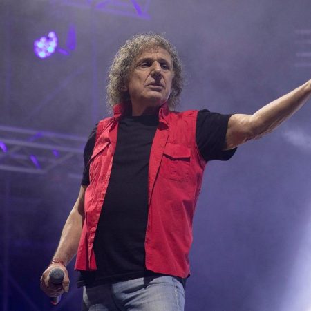 Στα 76 του ο Βασίλης Παπακωνσταντίνου πρέπει να αποσυρθεί επειδή φάλτσαρε;
