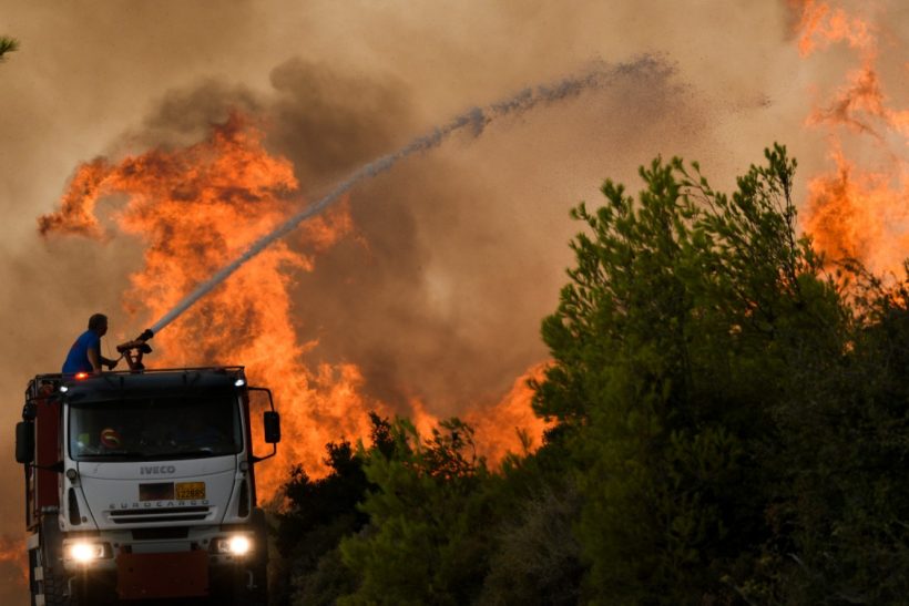 Οι 51 φωτιές που καίνε τη χώρα μέσα σε ένα 24ωρο
