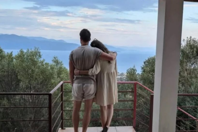 Οικογένεια Άγγλων πούλησαν όλη τους την περιουσία για ένα σπίτι στην Ελλάδα και η φωτιά το έκανε στάχτη