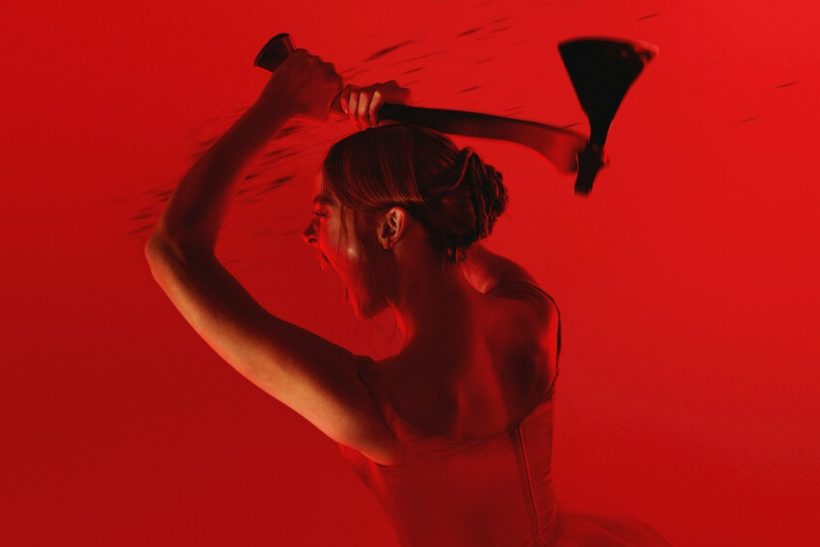 Το Netflix αποκάλυψε τις πρώτες εικόνες του «Monster: The Lizzie Borden Story»