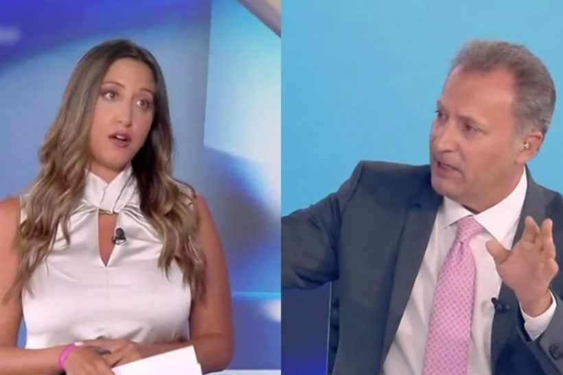 Το «αντισ#ξουαλικό» βραχιόλι για τα κουνούπια και το ξενερωτικό σ#ξιστικό σχόλιο του Οικονόμου