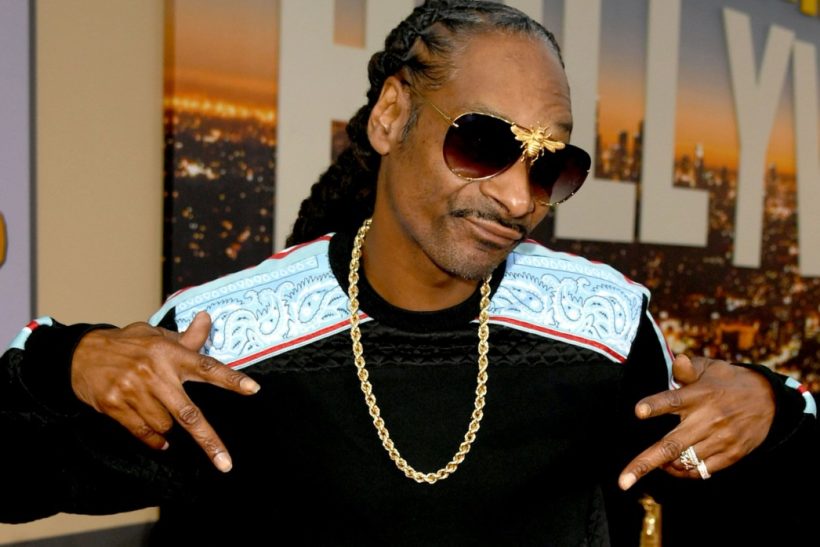 Ο Snoop Dogg δίνει 10.000 δολάρια τον μήνα για να τρως παγωτά σε όλο τον κόσμο