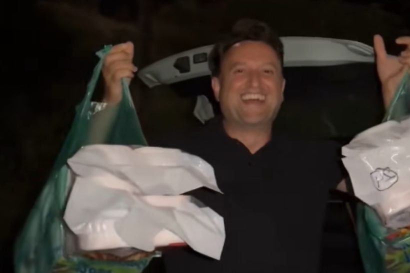 Γλυκούλης Αργύρης Αγγέλου κέρδισε χαρτί υγείας σε λαχειοφόρο αγορά