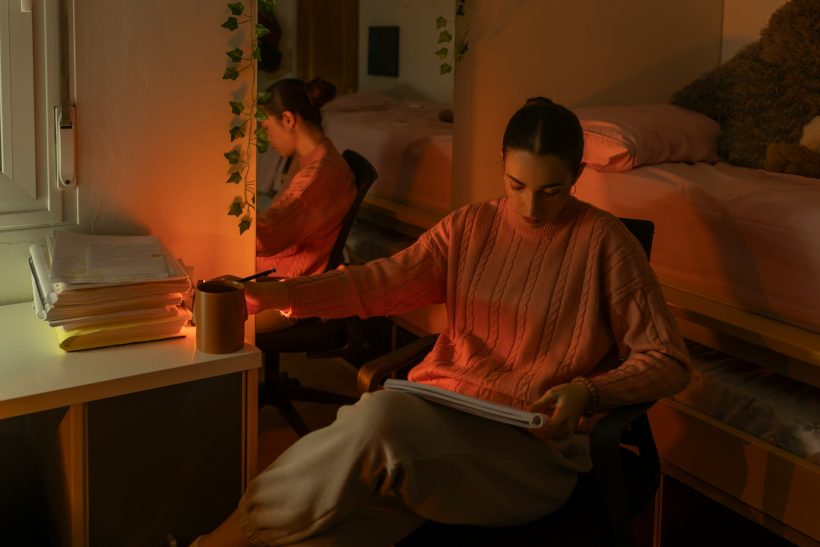 Οι millennials και η σύγχυση ανάμεσα στο «έχω αξία» και στο «παράγω αξία»