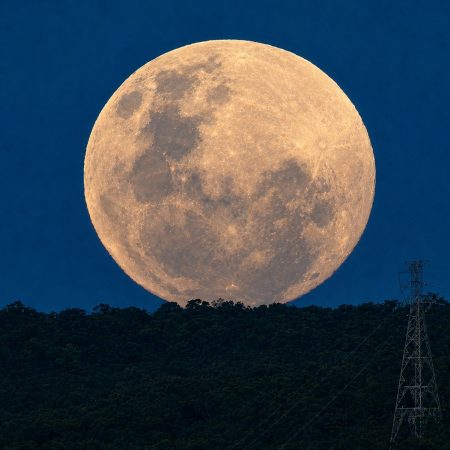 Τα 4 ζώδια που ζορίζει η έκλειψη και η πανσέληνος Αυγούστου
