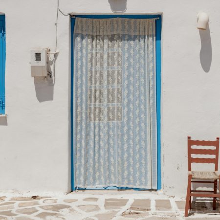 Συμφωνία Ελλάδας-Airbnb: Δωρεάν σπίτι για γιατρούς και νοσηλευτές σε 5 νησιά