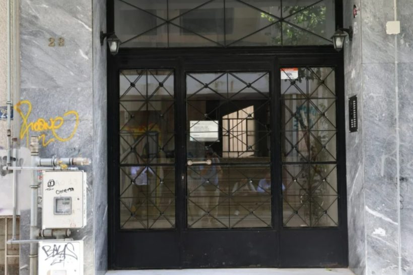 Κυψέλη: Πάνω από 10 μαχaiριές στο βρέφος που βρέθηκε παγωμένο σε βαλίτσα