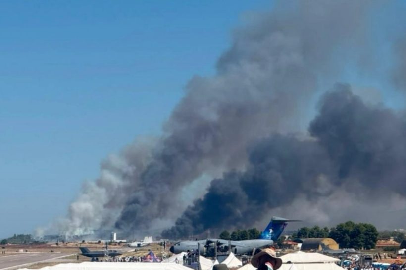 Athens Flying Week: Συνετρίβη διθέσιο αεροσκάφος κατά τη διάρκεια επίδειξης- Κόπηκε στα δύο