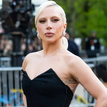 Η πιο κούκλα νέα μαμά είναι η Lady Gaga στην πρώτη φωτογραφία με το μωράκι της