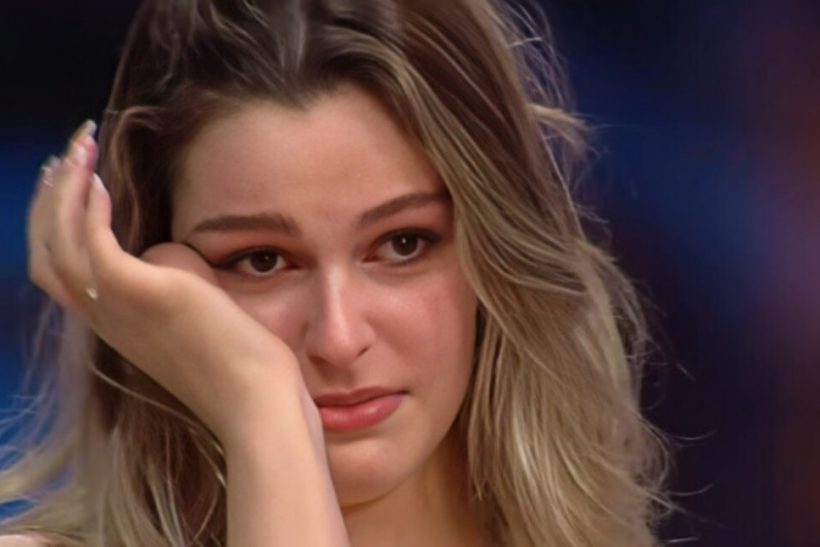 GNTM: Από τα «ζουμερά πόδια» στο «light plus size» και τα κλάματα, γιατί μιλάμε ακόμα για γυναικεία κορμιά;