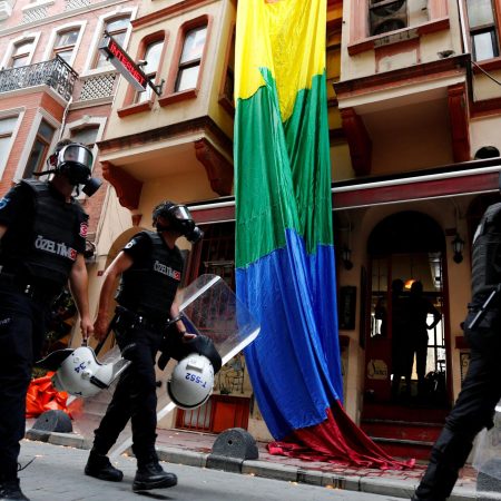 ΗΠΑ: Απελαύνουν ΛΟΑΤΚΙ+ μετανάστες σε τρίτες χώρες που κινδυνεύουν