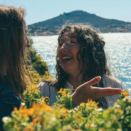 Γιατί γελάμε; Η επιστήμη πίσω από την πιο ανθρώπινη αντίδραση