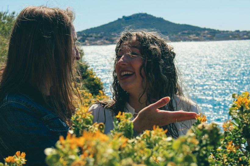 Γιατί γελάμε; Η επιστήμη πίσω από την πιο ανθρώπινη αντίδραση