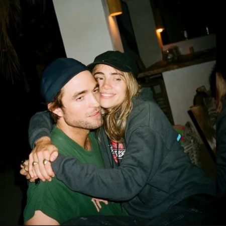 Ο Robert Pattinson είναι ο «weirdo» της Suki Waterhouse και του αρέσει πολύ