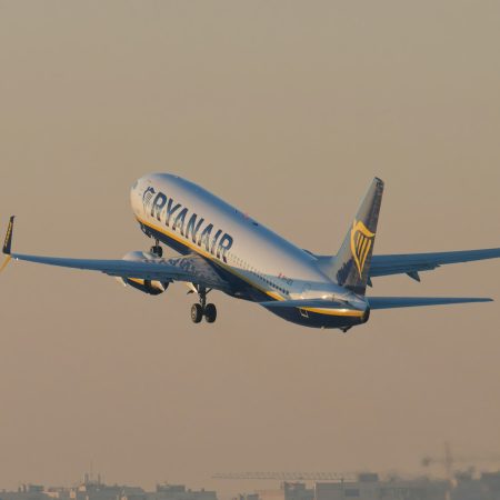 Η Ryanair κάνει χοντρό expose στην κυβέρνηση για τα συστήματα εναέριας κυκλοφορίας που καταρρέουν