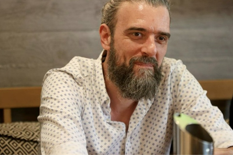 Ο Τσαφούλιας επιστρέφει με σειρά 60 επεισοδίων, για να χορτάσουμε λίγο καλή τηλεόραση