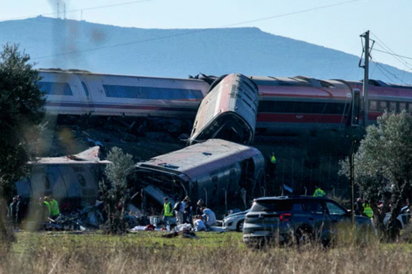 Τραγική σύγκρουση τρένων στην Ισπανία αναφέρει τουλάχιστον 30 νeκρούς