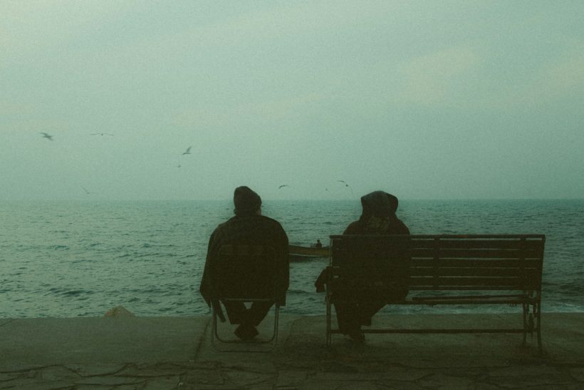 Κάποιοι άνθρωποι μοιάζουν με σπίτι, ακόμη κι όταν είναι σχεδόν άγνωστοι