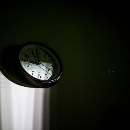 Πόση ζωή ξοδεύουμε περιμένοντας να ξεκαθαρίσουν τα πράγματα;