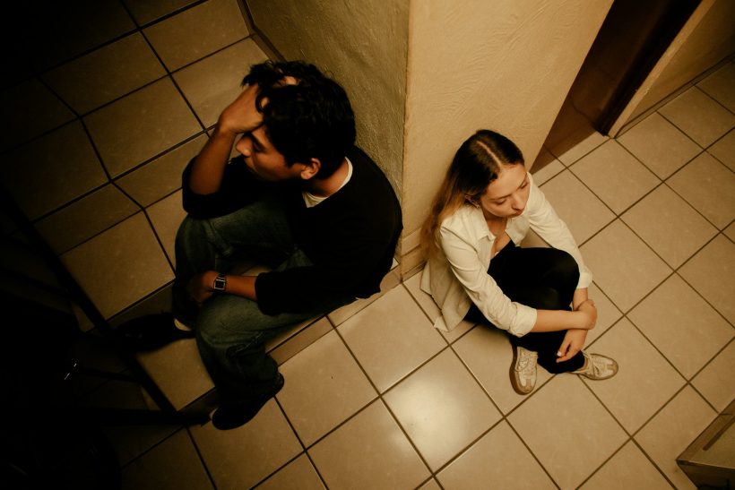 Τα πιο γερά μας κλάματα τα βάλαμε κρυφά μετά από ένα «είμαι καλά»