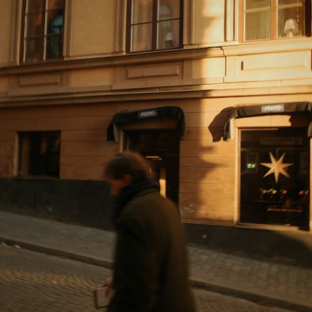 Γιατί θυμόμαστε ακριβώς τι φορούσε κάποιος τη μέρα που μας πλήγωσε;